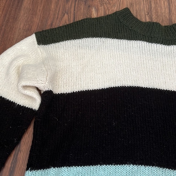 ✨3/$25 knit sweater - Picture 5 of 6